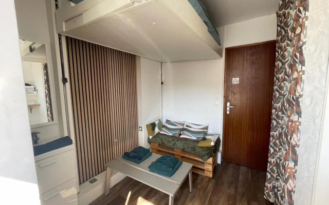 Petit studio au pied du château