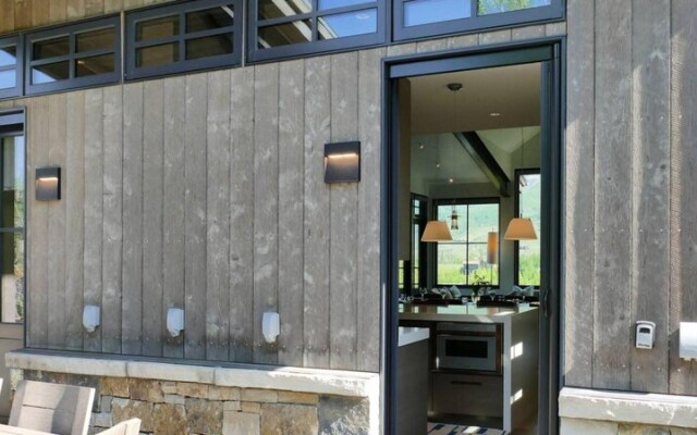 Open Oasis by Exceptional Stays