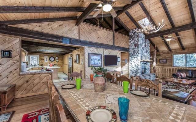 Antler Mountain Lodge - Four Bedroom Cabin