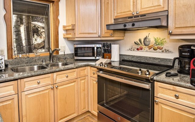 Eiger 9 3 Bedroom Condo by RedAwning