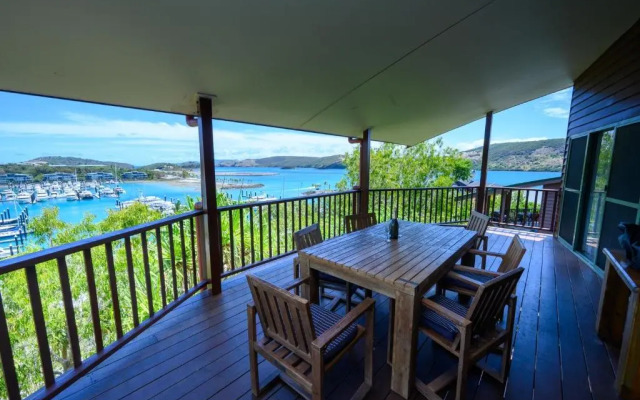 Shorelines 2 on Hamilton Island by HamoRent
