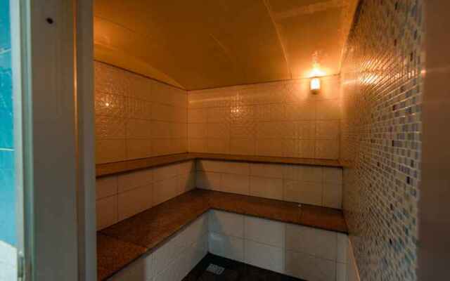 Roomromo Residence by Rompo