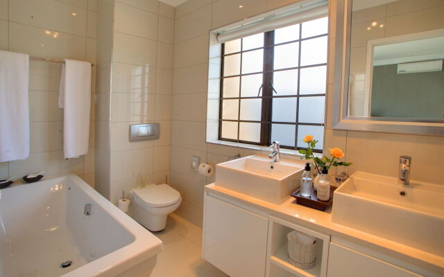 African Oceans Manor - Guest House