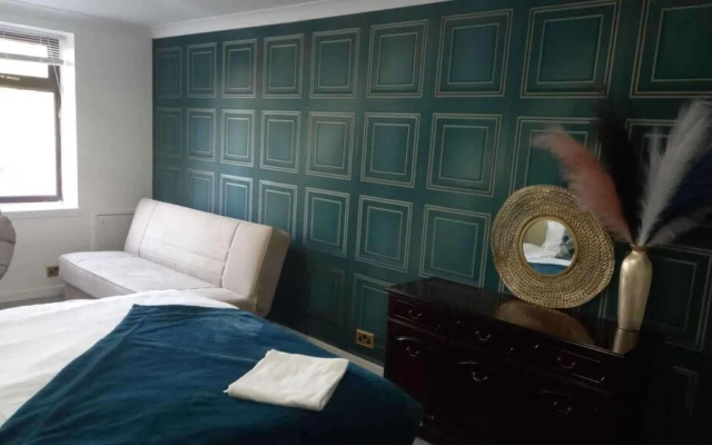 Gourock Blissful Apartment With 3 Bedrooms