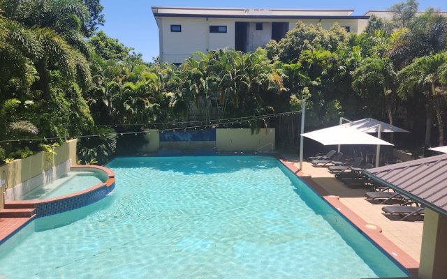 Central Plaza Port Douglas Apartments