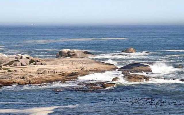 Holiday Apartment w Sea Views Pool CBT Suite