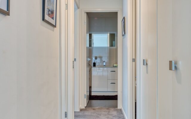 South Melbourne 2 Bed Parking
