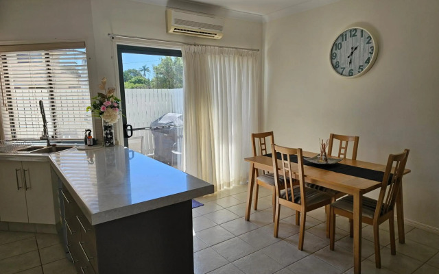 Koola Beach Apartments Bargara