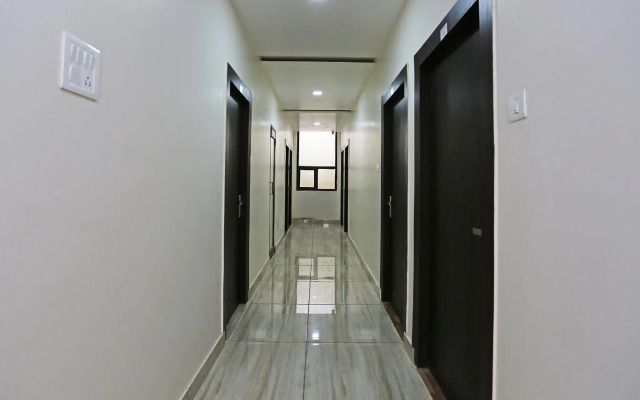 OYO 15098 hotel crystal