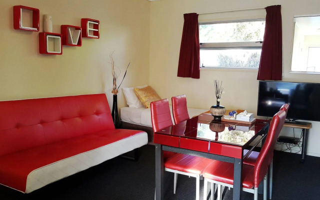 Ann’s Volcanic Motel