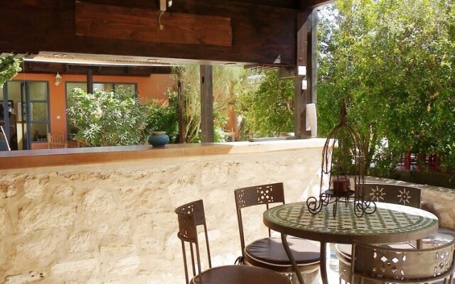 Safran Twin Room, Swimming Pool, Breakfast Included, Wifi