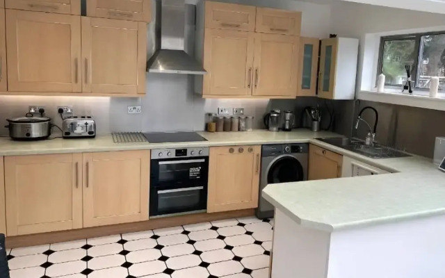 SUPERB SNUG studio sleeps 2 south london