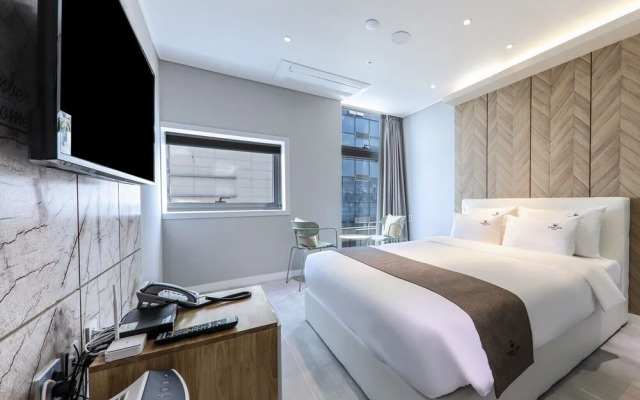 Gray 193 Hotel