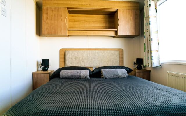 Captivating 6-person Caravan in Rhyl