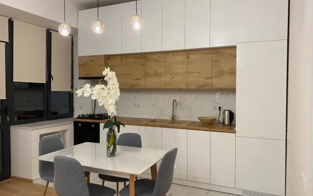 Beautiful apartment with 3 balconies in the center of Yerevan