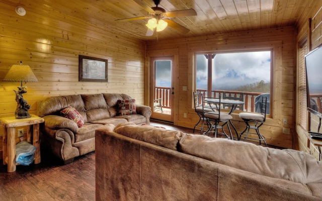 Lasting Impressions 240 - Two Bedroom Cabin