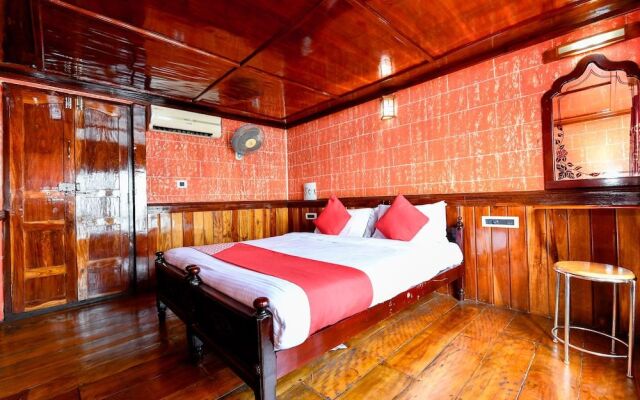 OYO 24146 Houseboat Anugraha 6bhk