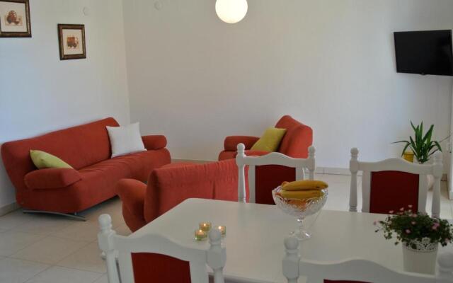 Apartments Topli Bok