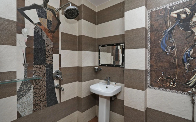 Collection O 24553 Paradise Inn Newtown
