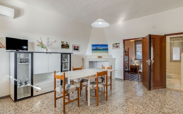 Spacious Holiday Home in Tresnuraghes near Sea