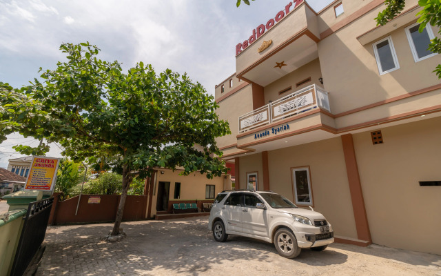 RedDoorz Syariah @ Jalan Pangeran Antasari 4