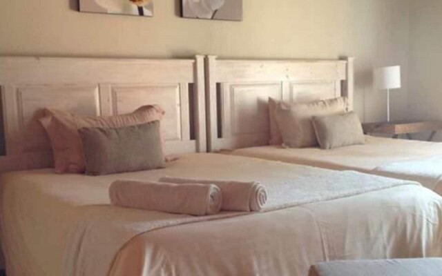 Makhato 84 Bush Lodge