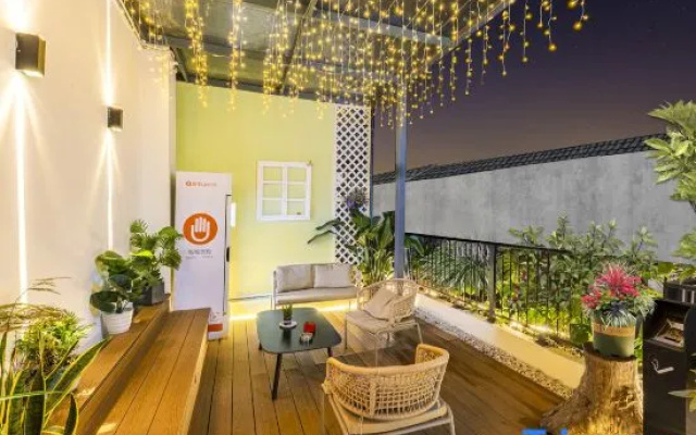 Yuexiangjia Youth Apartment（Thirteen Rows Clothing Wholesale Market Yide Road Subway Station）