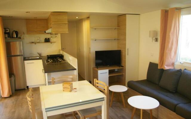 Mobile Home OuiReves 529 facing the Mediterranean