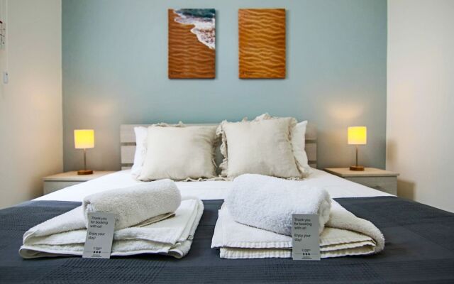 Phaedrus Living City View Fountain Court 113