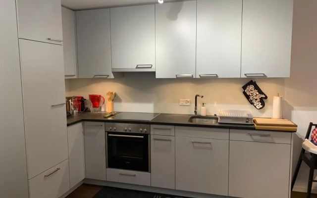 Perrine Garden - Cozy Central Apartment with Private Garden