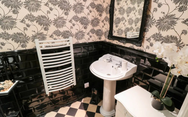 Sneaton Hall Apartment 4