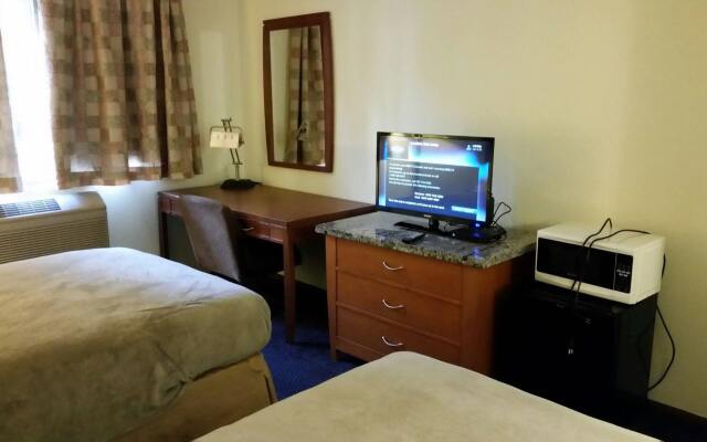 Riverwalk Inn & Suites