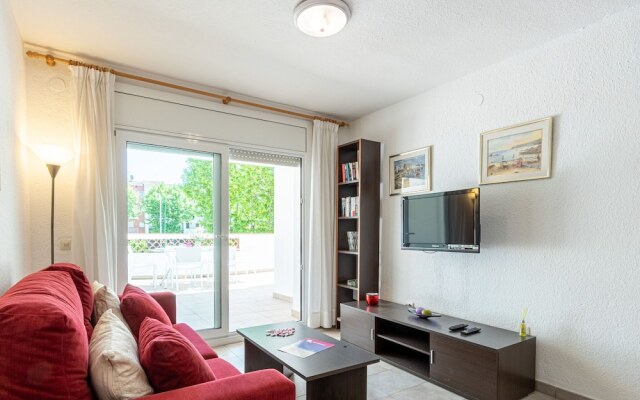 Modern Apartment in Empuriabrava With Beach Nearby