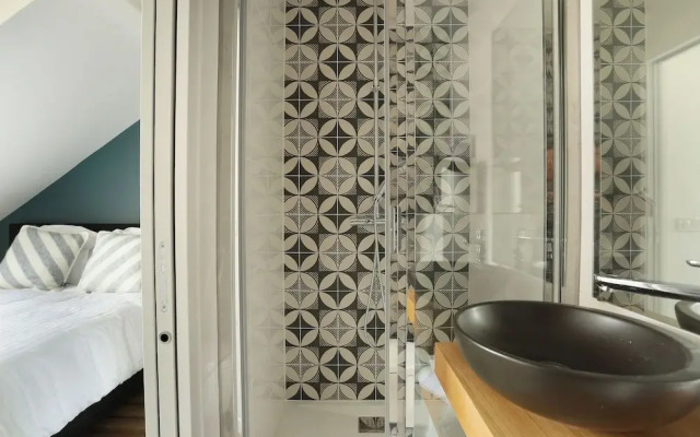 YAYS Paris Zola by Numa