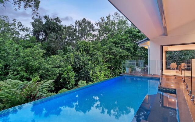 Veldree Palm Cove Rainforest Privacy
