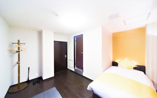 Hirakata Crystal Hotel - Adult Only