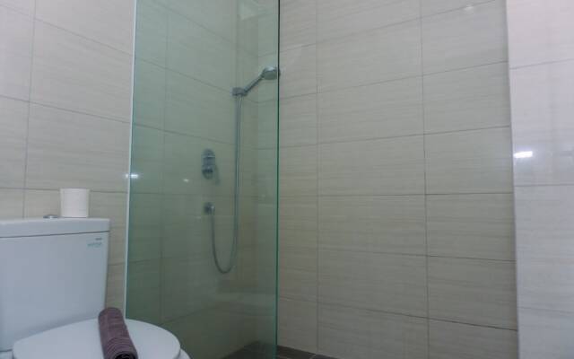 Modern Look 1Br At 22Nd Floor Ciputra International Apartment