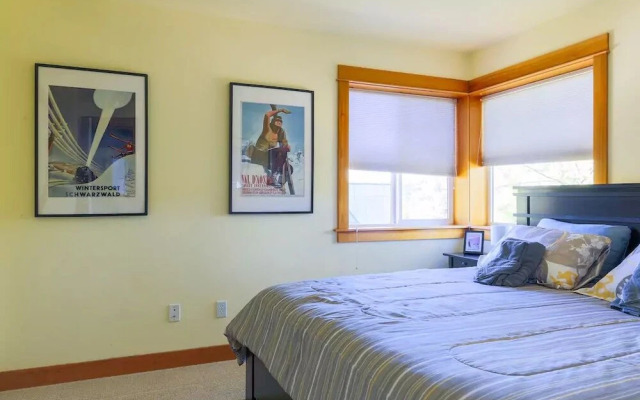 Seattle Vacation Home: The Chalet