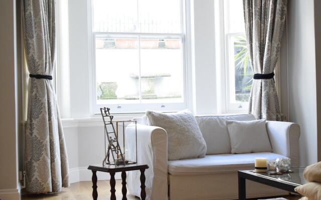 Modern 2 Bedroom Home in Chelsea