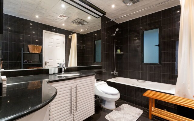 StarHome West Nanjing Road Branch