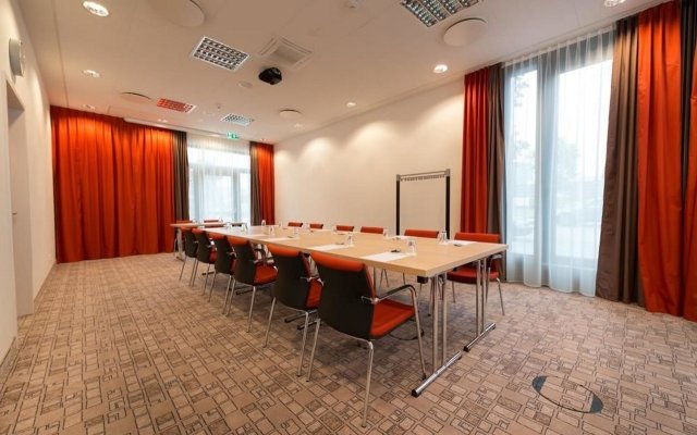 Holiday Inn Berlin - City East Side by IHG
