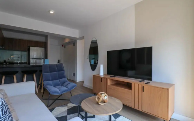 w Fascinating 1BR With Balcony in San Isidro