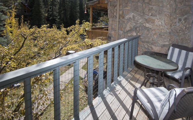 West Vail Riverfront Lodging, Colorado