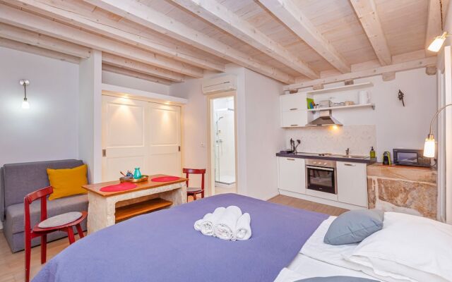 Rafael rooms and apartments by DuHomes