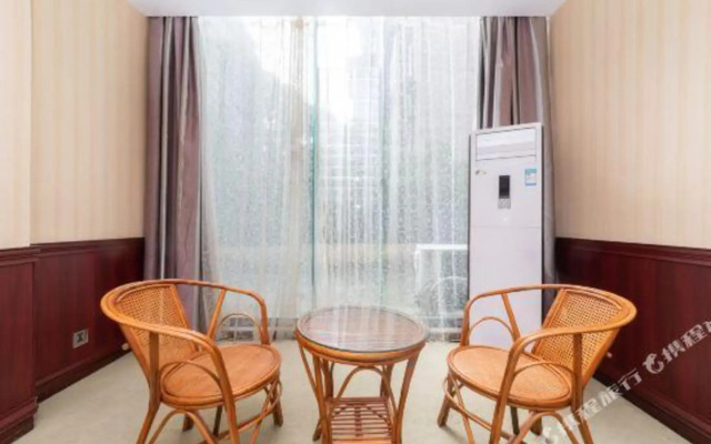 Guiyang Xinyuan Business Hotel (Huaxi Park Area)