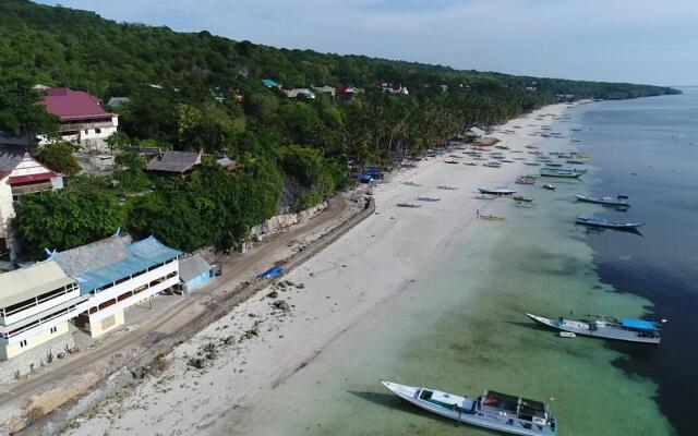 Phinisi Hostel Bira
