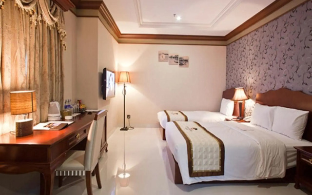 Seventeen Saloon Hotel