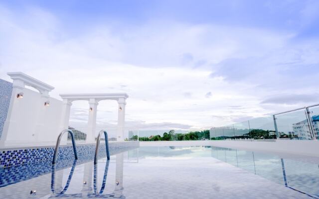 B2 Phuket Premier Hotel