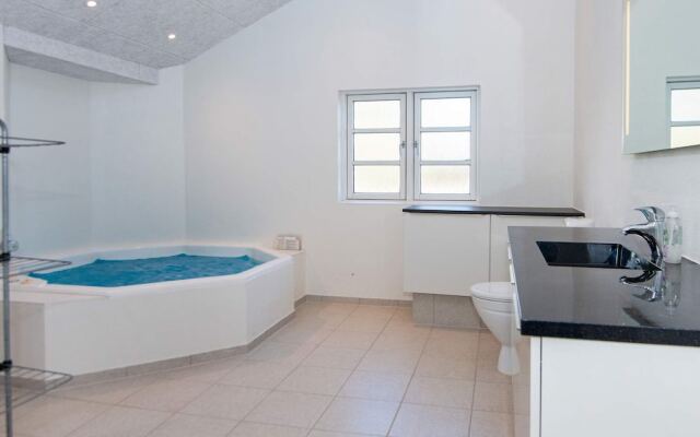 Modern Retreat by Water - By Traum Ferienwohnungen