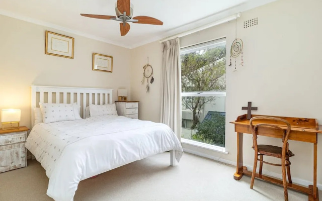 3 Bedroom Family Home - Houtbay